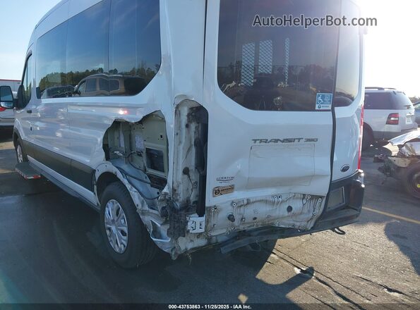 1FDAX2C88MKA75614 2021 FORD PASSENGER White Widok z przodu