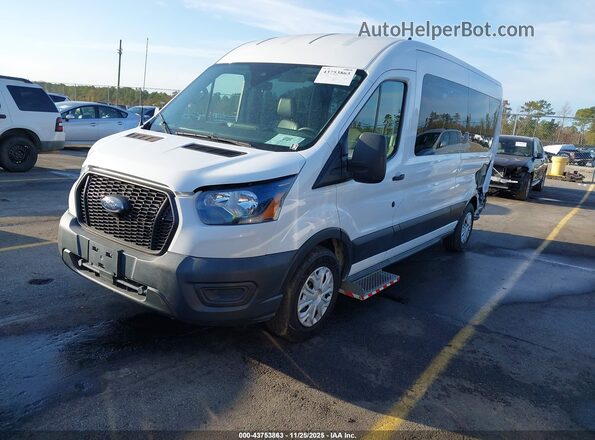 1FDAX2C88MKA75614 2021 FORD PASSENGER White Przód lewy