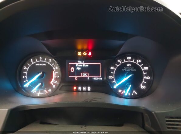 1FM5K8AR9GGA29151 2016 FORD UTILITY POLICE INTERCEPTOR Белый Вид задних сидений