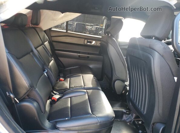 1FM5K8AW2LGC93361 2020 FORD FORD EXPLORER Silver Widok wnętrza z tyłu
