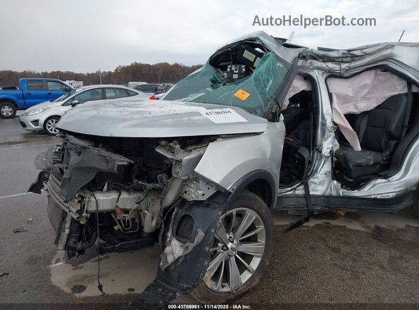 1FM5K8F80JGA28820 2018 FORD FORD EXPLORER Silver Widok z przodu