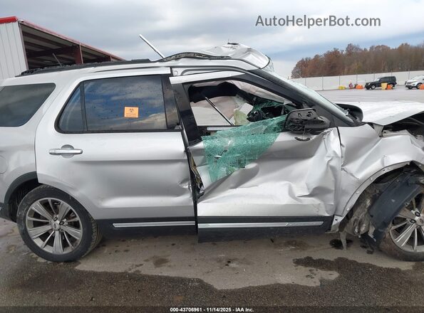 1FM5K8F80JGA28820 2018 FORD FORD EXPLORER Silver Widok wnętrza z tyłu