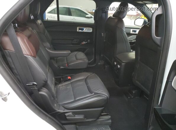 1FM5K8HCXMGA06247 2021 FORD FORD EXPLORER Белый Вид задней части салона