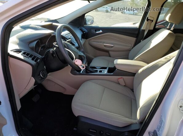 1FMCU0GD8HUB82959 2017 FORD ESCAPE White Вид салону спереду