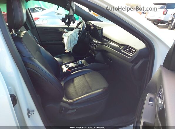 1FMCU0MN2PUA91133 2023 FORD ESCAPE White Widok wnętrza z przodu