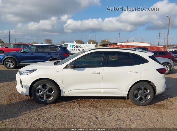 1FMCU0MN7PUB32596 2023 FORD ESCAPE Белый Панорамный вид салона 360°