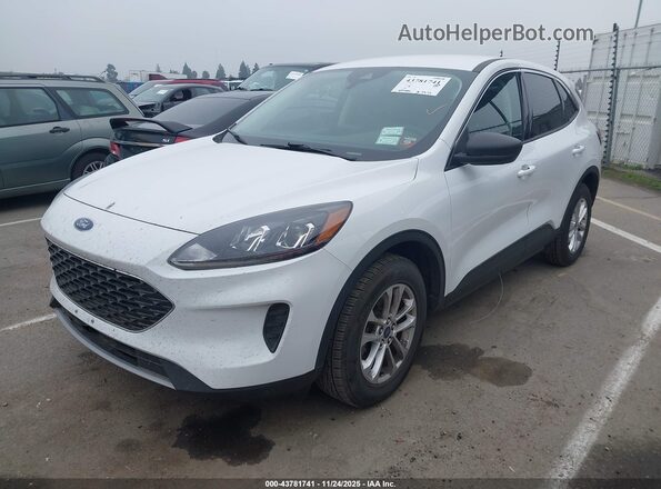 1FMCU9G6XNUB45946 2022 FORD ESCAPE Белый Передняя левая четверть