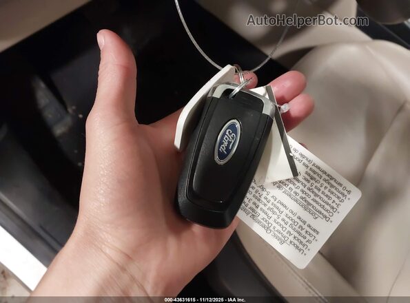 1FMCU9H66NUB60586 2022 FORD ESCAPE White Вид панелі приладів