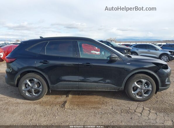 1FMCU9MN2TUA10033 2026 FORD ESCAPE Black Вид задньої частини салону