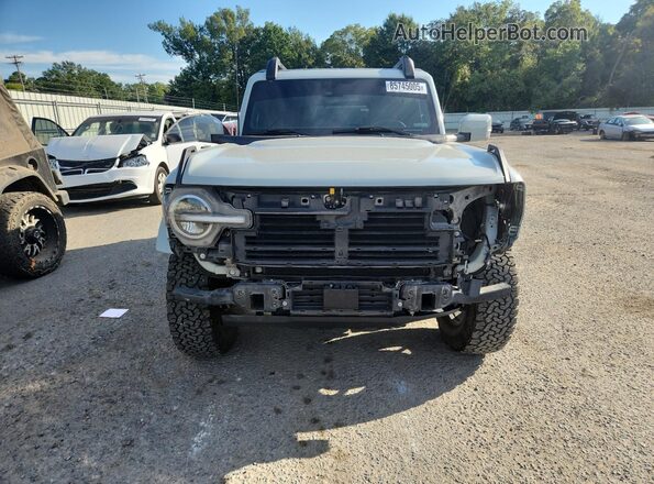 1FMEE5DP0NLB31183 2022 FORD BRONCO Серебряный Вид спереди