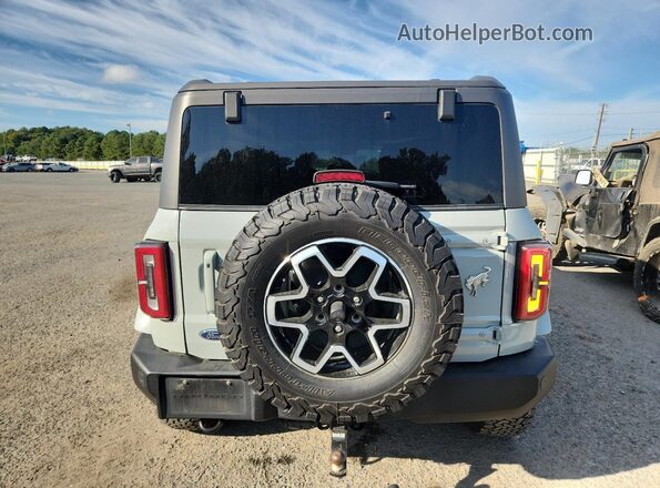 1FMEE5DP0NLB31183 2022 FORD BRONCO Серебряный Вид сзади