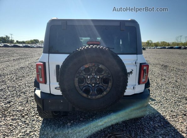 1FMEE5DP5NLB03797 2022 FORD BRONCO White Widok z tyłu