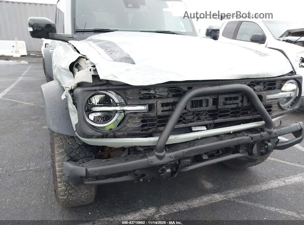 1FMEE5EP8MLA40840 2021 FORD BRONCO Серый Вид спереди