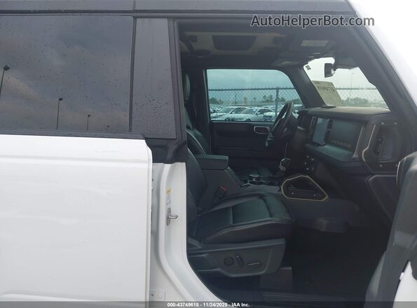 1FMEE9BP9SLA69756 2025 FORD BRONCO White Vista interior delantera