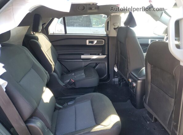 1FMSK7DH2NGC40561 2022 FORD FORD EXPLORER Gray Rear interior view