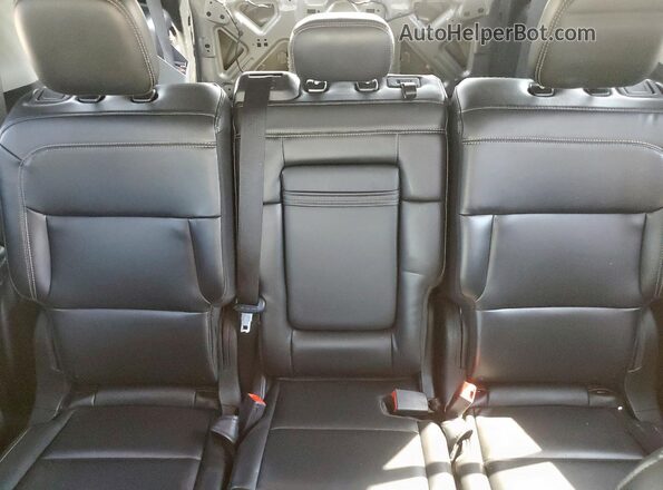 1FMSK7DH4PGB20148 2023 FORD FORD EXPLORER Silver Հետևի նստատեղերի տեսք