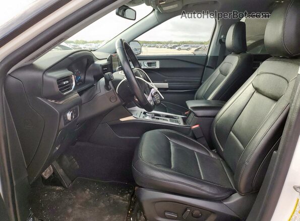 1FMSK7FHXNGA66025 2022 FORD FORD EXPLORER White Вид салону спереду