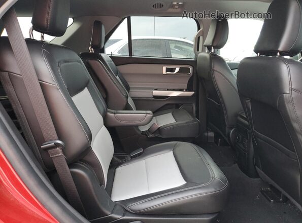 1FMSK8DH5NGA68855 2022 FORD FORD EXPLORER Red Widok wnętrza z tyłu