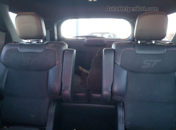 1FMWK8GC0SGA20046 2025 FORD FORD EXPLORER Red Widok tylnych siedzeń