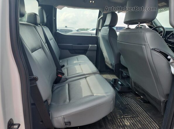 1FT7W2AA2PEE21988 2023 FORD F250 White Rear seats view