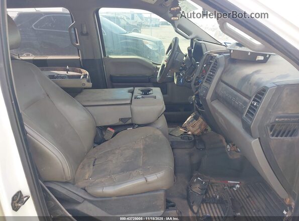 1FT7W2B69LEC12963 2020 FORD F-250 White Вид салону спереду