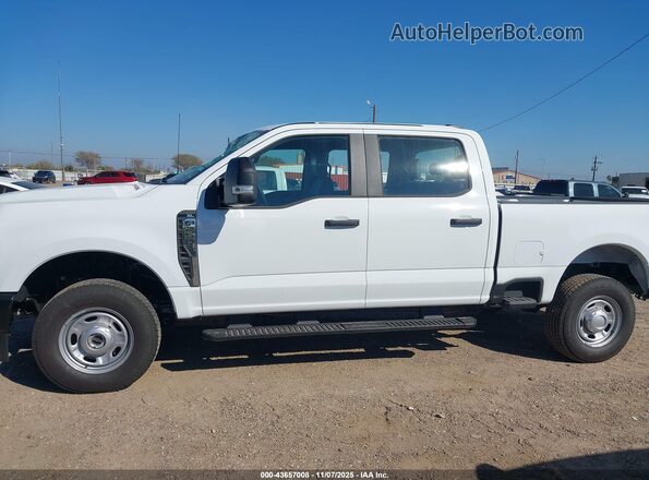 1FT7W2BAXTEC72075 2026 FORD F-250 White Widok wnętrza 360 stopni