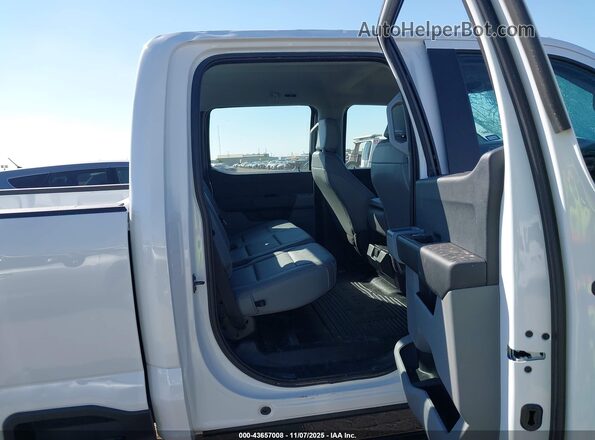 1FT7W2BAXTEC72075 2026 FORD F-250 White Widok naklejki z numerem VIN