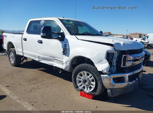 1FT7W2BT1JEB20572 2018 FORD F-250 White Вид спереду