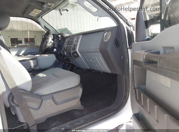 1FT7W2BT9GEB16343 2016 FORD F-250 White Вид салону спереду