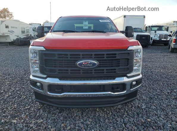 1FT8W3BA1PED25343 2023 FORD F350 Красный Вид спереди