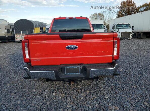 1FT8W3BA1PED25343 2023 FORD F350 Красный Вид сзади