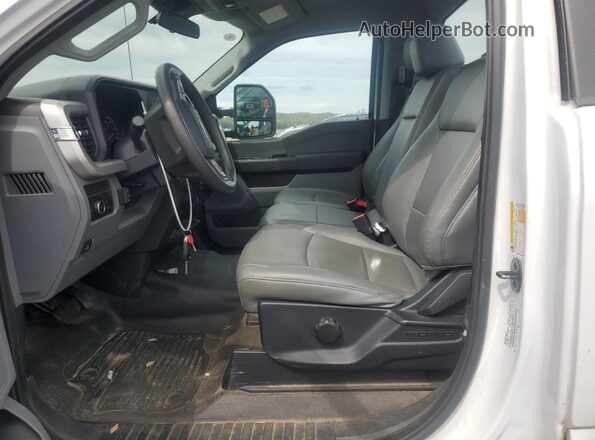 1FTBF2BA9PED18902 2023 FORD F250 White Widok wnętrza z przodu