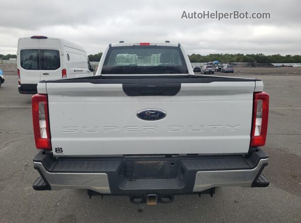 1FTBF2BA9PED18902 2023 FORD F250 White Widok tylnych siedzeń