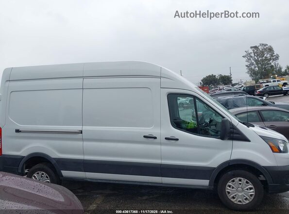 1FTBR1X8XPKB01786 2023 FORD TRANSIT-250 White Widok wnętrza z tyłu