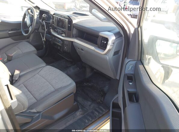 1FTEX1CB1NKD98559 2022 FORD F150 Серебряный Вид салона спереди