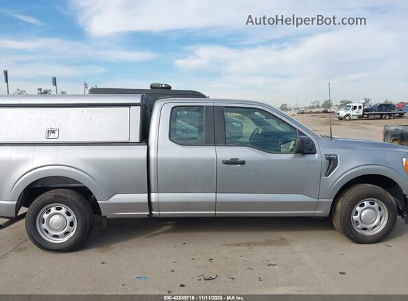 1FTEX1CB1NKD98559 2022 FORD F150 Серебряный Вид задней части салона