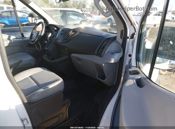 1FTYE1CM3HKA71962 2017 FORD TRANSIT-150 White Vista interior delantera