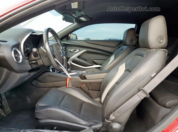 1G1FC1RX4P0134665 2023 CHEVROLET CAMARO Red Widok wnętrza z przodu