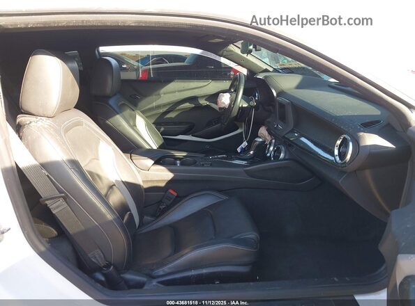 1G1FD1RS3P0154603 2023 CHEVROLET CAMARO White Front interior view