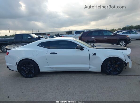 1G1FF1R70M0136013 2021 CHEVROLET CAMARO Белый Вид задней части салона