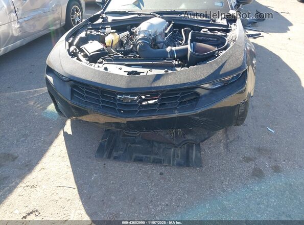 1G1FF1R71M0138319 2021 CHEVROLET CAMARO Black Widok z przodu