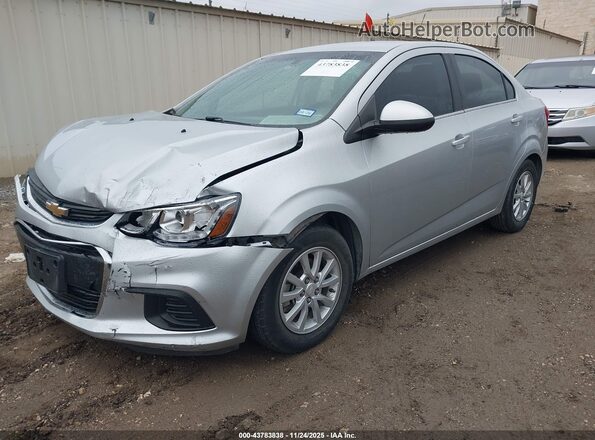 1G1JD5SH9J4123324 2018 CHEVROLET SONIC Серебряный Передняя левая четверть