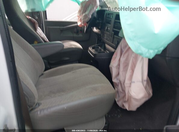 1GAZGPFG2L1169038 2020 CHEVROLET EXPRESS White Սալոնի դիմացի տեսք