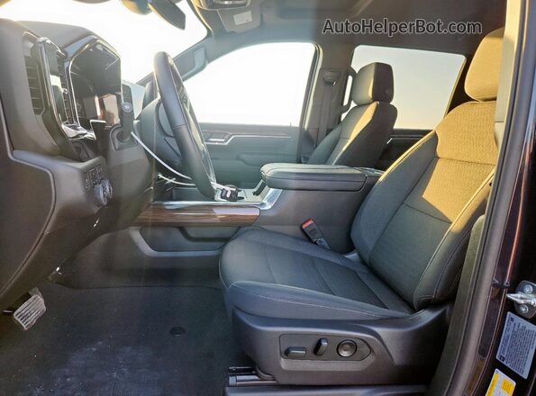 1GC4YNEY5RF290462 2024 CHEVROLET SILVERADO Charcoal Widok wnętrza z przodu