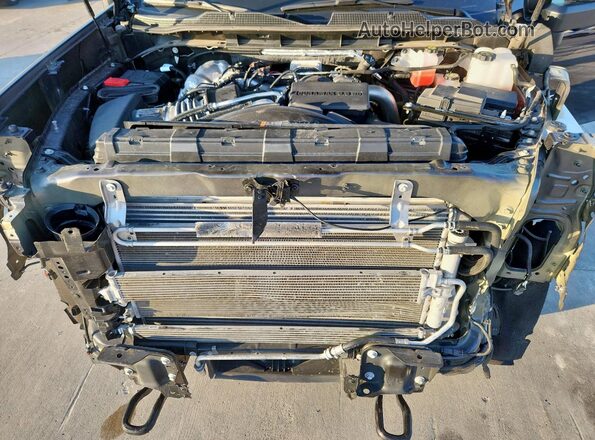 1GC4YNEY5RF290462 2024 CHEVROLET SILVERADO Charcoal Widok wnętrza z tyłu