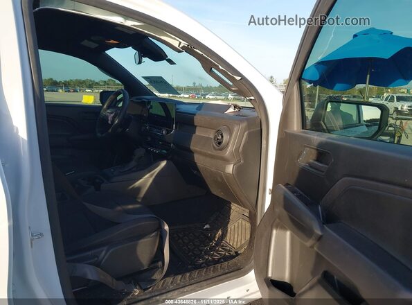 1GCGSBEC7R1213963 2024 CHEVROLET COLORADO Белый Вид салона спереди