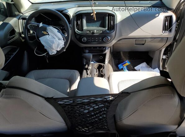 1GCGSBENXH1266916 2017 CHEVROLET COLORADO Серебряный Вид панели приборов