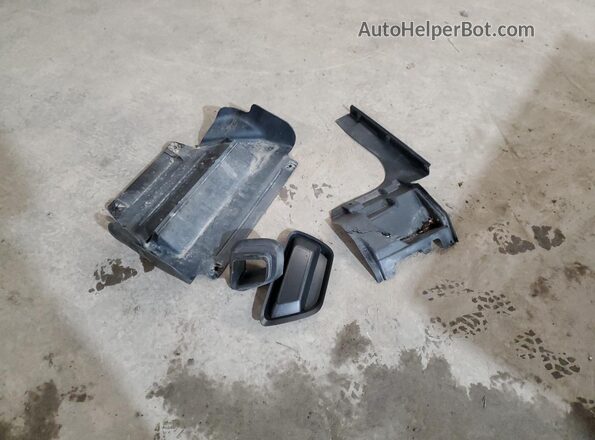 1GCGTCEN7L1190163 2020 CHEVROLET COLORADO Silver Engine compartment view