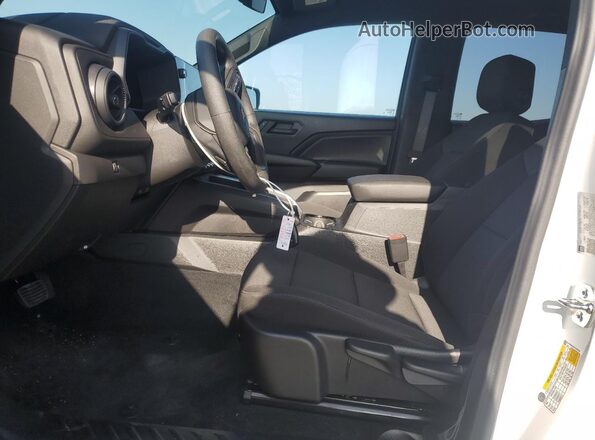 1GCPSBEK0S1228155 2025 CHEVROLET COLORADO White Widok wnętrza z przodu