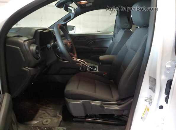 1GCPTBEK2S1225075 2025 CHEVROLET COLORADO White Widok wnętrza z przodu